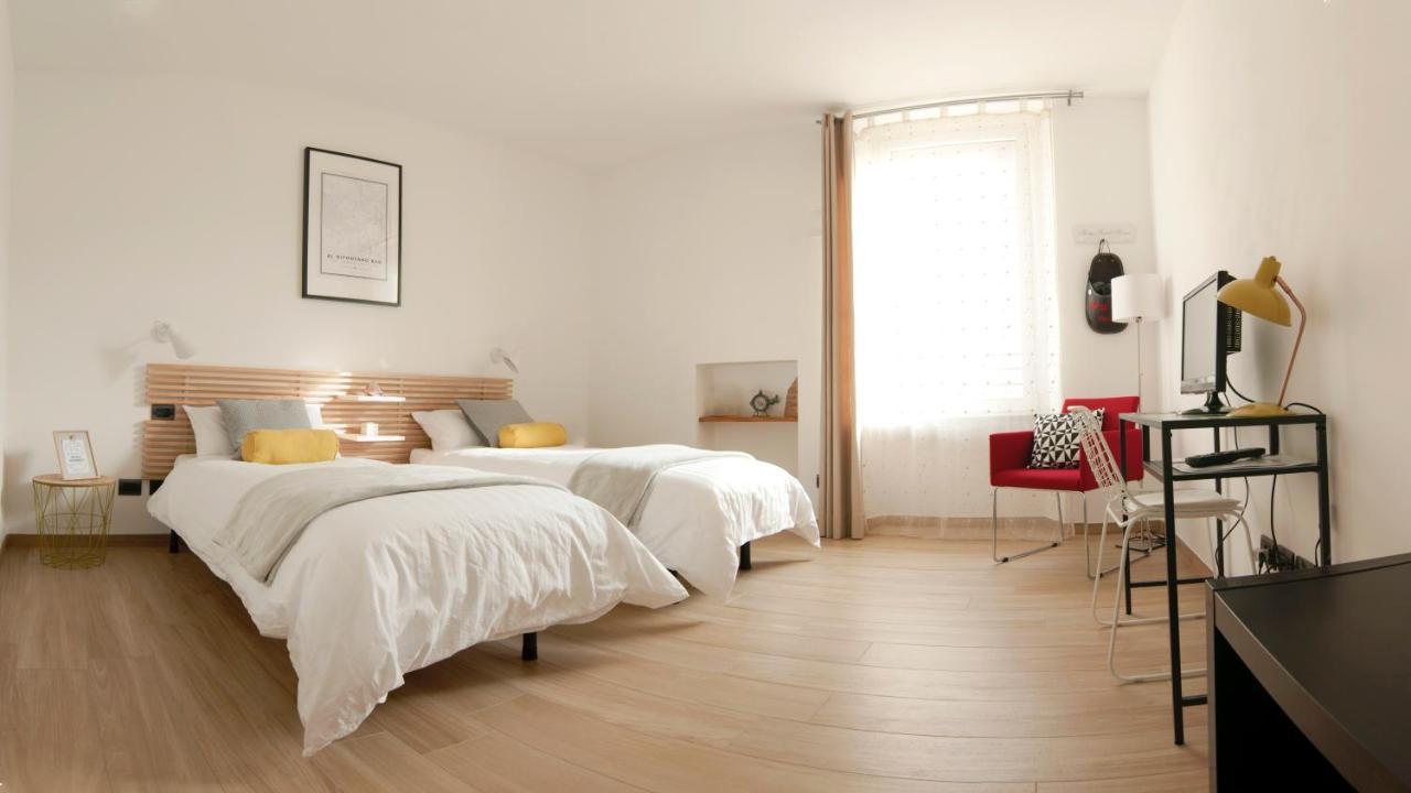 Al Nifontano B&B - Ideal For Family Or Couples - 2 Rooms - Lakeview Varese Bagian luar foto